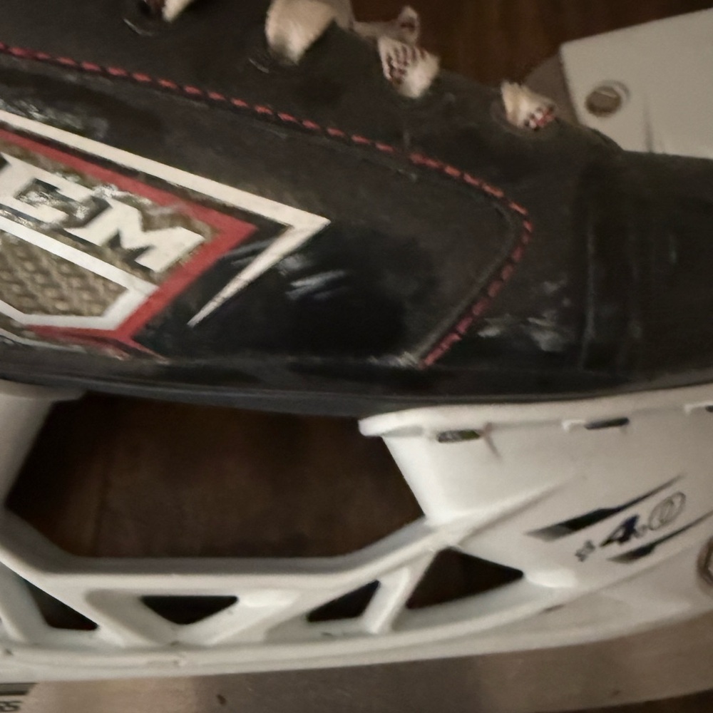 CCM Kids Hockey Skates – Hard-to-Find Size 2.5 – Used, Great Condition - Picture 12 of 14